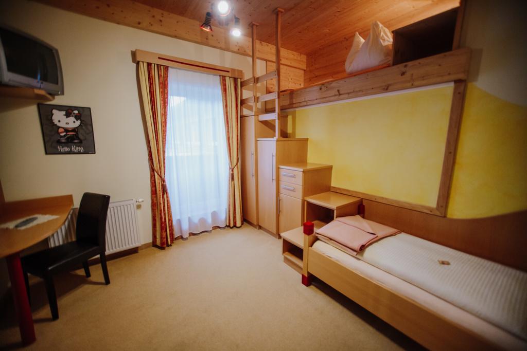 Hotel Garni Zerza 트로폴라흐 외부 사진