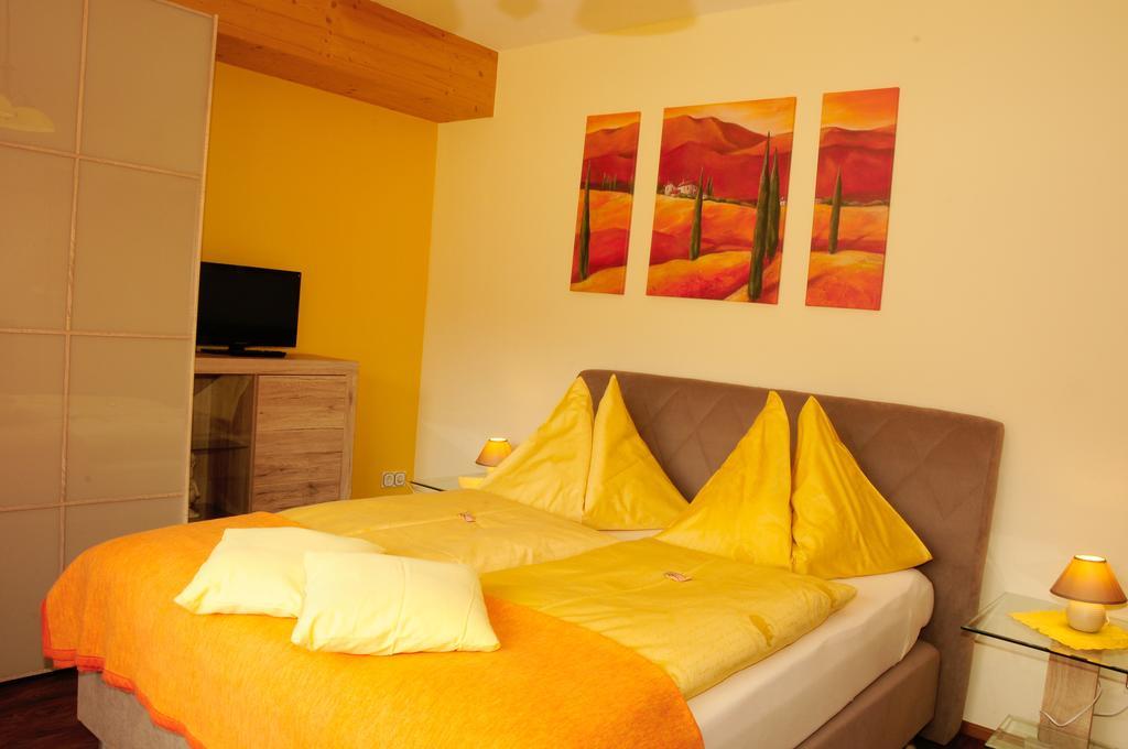 Hotel Garni Zerza 트로폴라흐 외부 사진