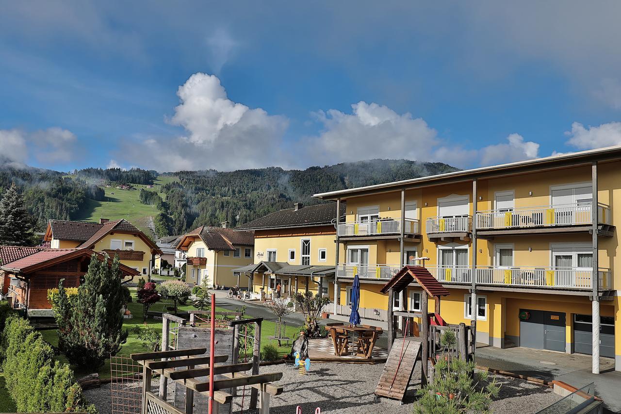 Hotel Garni Zerza 트로폴라흐 외부 사진